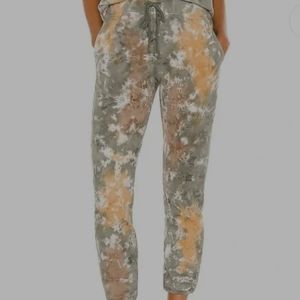 🆕 DAYDREAMER X REVOLVE army Green orange joggers size large